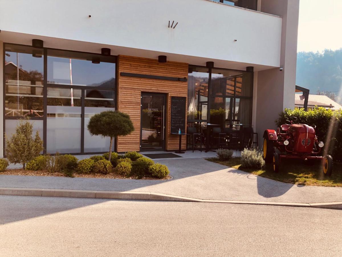 Na Vasi Restavracija In Prenocisca Hotel Skofja Loka Exterior photo